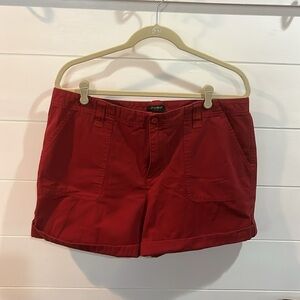 Eddie Bauer shorts women’s 16 100% cotton length can be adjusted
